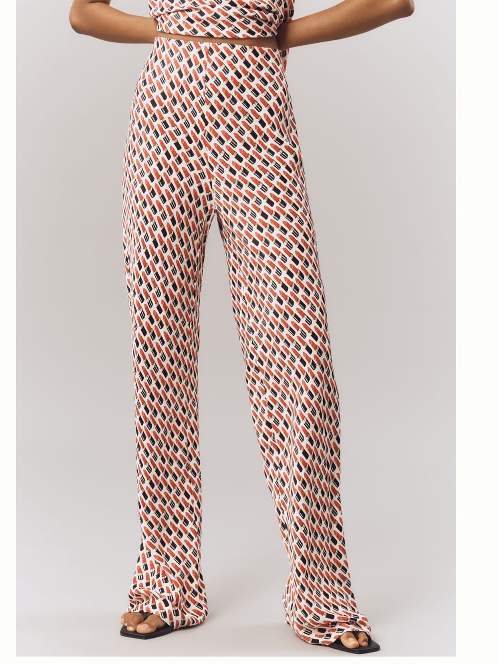 Nwt the tilda lipstick print pants